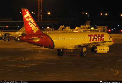 Pr Mal Tam Linhas Aéreas Airbus A319 132 Photo By Ricardo Rodrigues