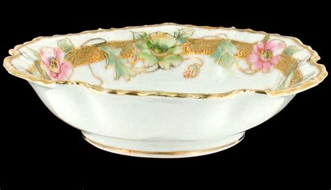 ANTIQUE NIPPON PORCELAIN BOWL HAND PAINTED FLORAL GOLD BAND MORIAGE