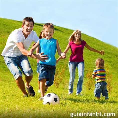 Los juegos recreativos pueden realizarse al aire libre o bajo techo, en campo abierto o en sectores delimitados. Actividades al aire libre en familia
