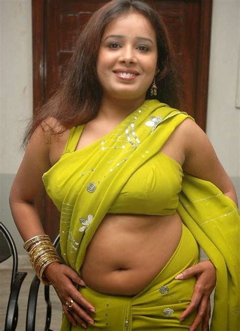 Tamil Desi Premikha Aunty Latest Navel Show Photos