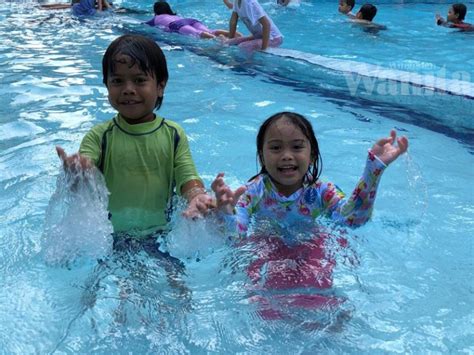 / bagi ibu yang bekerja, anda perlu tahu fakta tentang cuti menjaga anak (cma) ini! 6 Tips Penting Elak Anak Jatuh Sakit Selepas Mandi Di ...