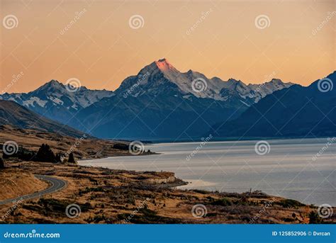Sunset At The Shore Of Lake Tekapo In New Zealand Stock Photo Image