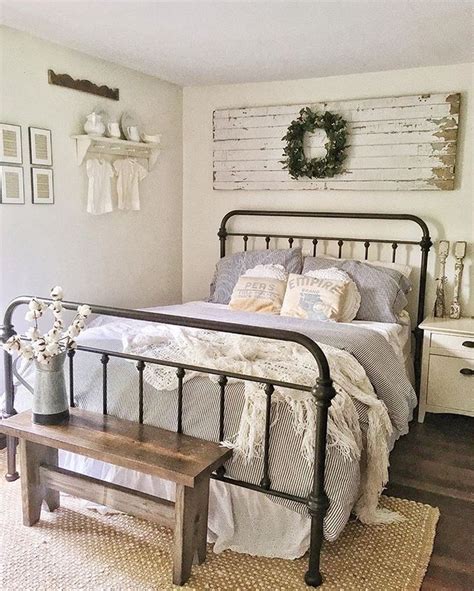 44 Stunning Bedroom Decor And Design Ideas With Farmhouse Style Hoomdesign Home Decor