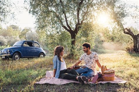 Romantic Picnic Ideas For Your Date