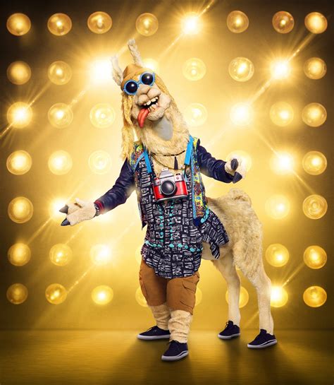 The fox celebrity singing competition returns for season 2 wednesday (8 edt/pdt) to greater scrutiny and anticipation as producers promise a higher level of singing talent, better music choices and flashier. The Masked Singer Season 3 Format Changes, Costume Photos ...