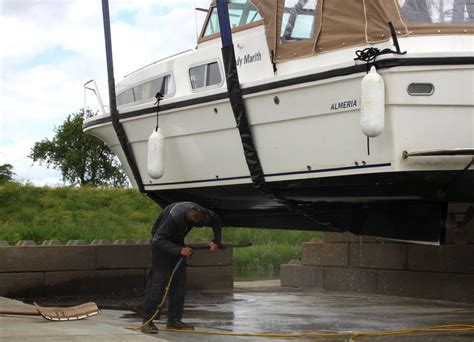 Onderhoud En Reparatie Van Uw Boot De Koornwaard In Heukelum