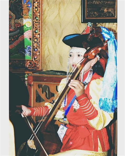 Пин на доске Mongolian traditional clothes