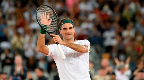 Roger federer holds several atp records and is considered to be one of the greatest tennis players of all in 2003, he founded the roger federer foundation, which is dedicated to providing education. Roger Federer beendet Saison 2020 nach Knieproblemen ...
