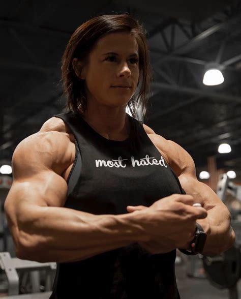 Pin By Chris On Bodybuilders Muscle Lady Muscle Women Fit Chicks Bodybuilders