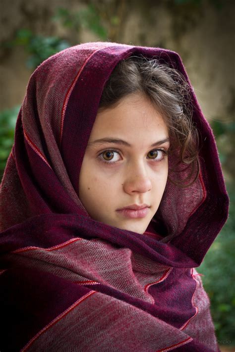 Scialle Rosso Afghan Girl Face Photography Portrait
