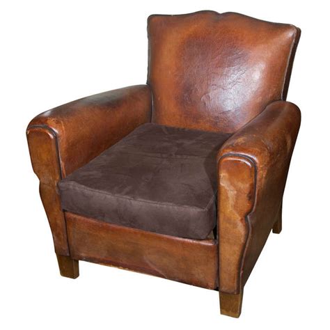 With the best placement ideas, even small club chairs can open up a studio apartment. Small French Leather Club Chair at 1stdibs