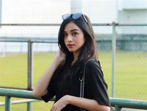 Fakta Dan Profil Karuna Ehsy Aktris Dan Model Cantik Main Film Tumbal Arwarod