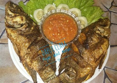 Kitchen yang diterbitkan oleh galang press media utama menjabarkan resep sambal embe. Resep Mujaer goreng sambel dabu2 mentah oleh Dapur Clara ...