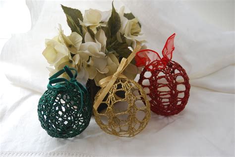 Ver más ideas sobre fieltro navidad, manualidades navideñas, decoración navideña. Bolas de Navidad hechas a mano de crochet #handmade #crochet #ganchicexclusive #hechoamano # ...