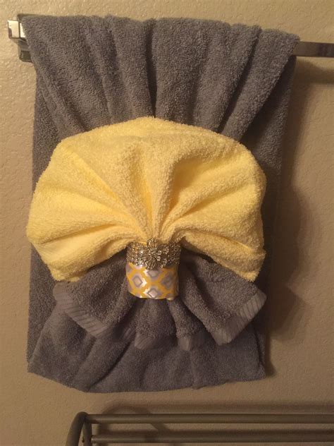 10 Towel Decorating Ideas Bathroom