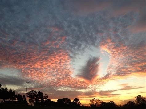 10 Ridiculously Cool Natural Phenomena Angel Clouds Clouds Sky And