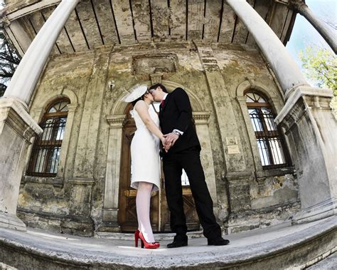 The team of photographers, videographers and editors at this company have an amazing experience of. Wedding Photo Ideas -- Creative, Unique, and Artistic Ideas