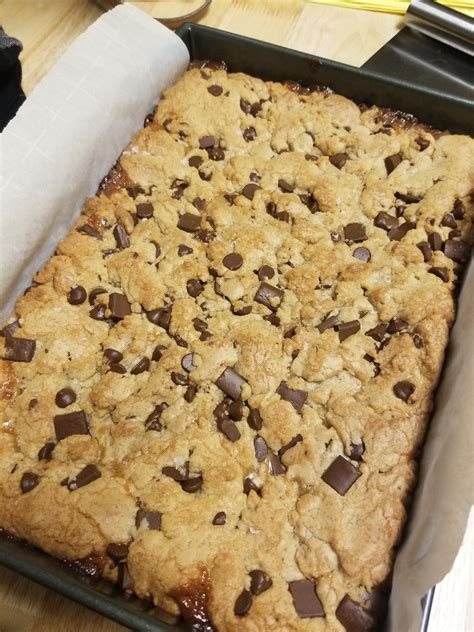 Homemade Salted Caramel Filled Chocolate Chip Cookie Bars Food