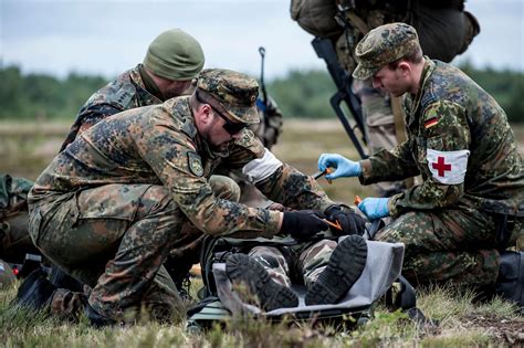 Von der Leyen schickt Team Bundeswehr Ärzte sollen im Nordirak helfen n tv de
