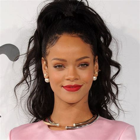 Rihanna Biography News Facts Rihanna Is A Mainstream Lyricist Pop