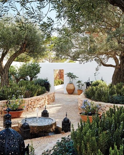 Stunning Mediterranean Side Garden Ideas That Will Amaze You Decor