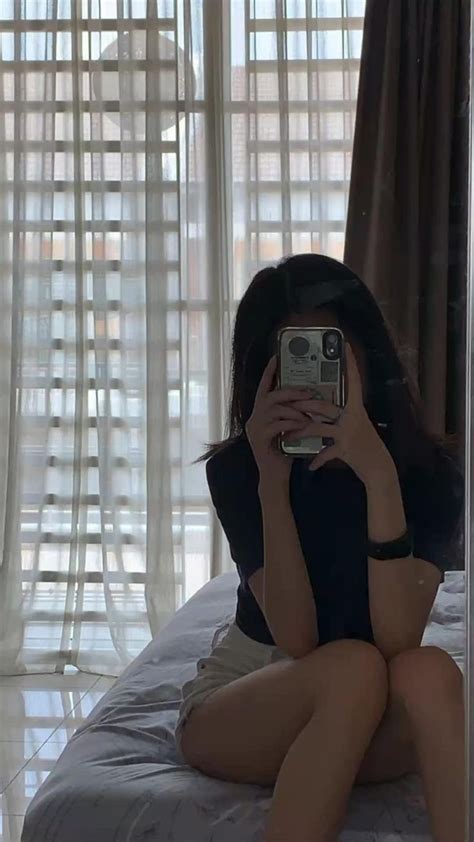 Chicas Para Fingir Que Eres Tu In 2022 Pretty Girls Selfies Cute Girl Photo Mirror Selfie Girl
