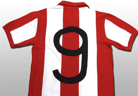 We're all united in deep mourning with his wife uschi as well as his family. Retro-Trikot des FC Bayern München signiert von Gerd Müller