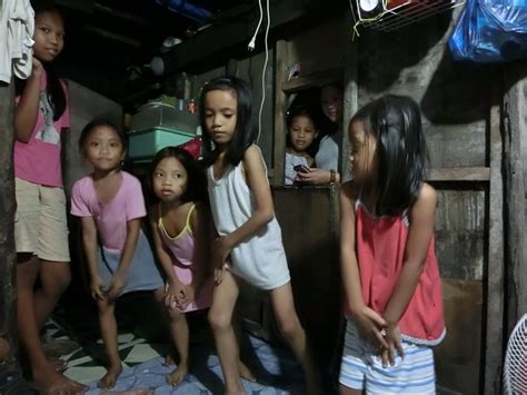 スラムに住む人々の生活を見てみよう仕事娯楽編 フィリピン最新情報ブログ