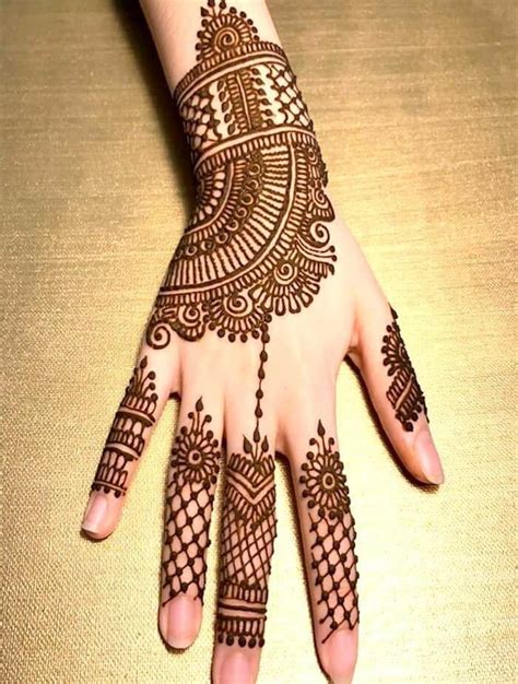 Back Hand Mehndi Designs That You Should Try Out In Quarantine