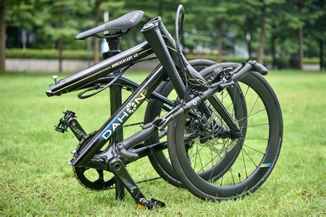 Dahons Limited Edition Anniversary 40 Carbon Fibre Folding Bike Now
