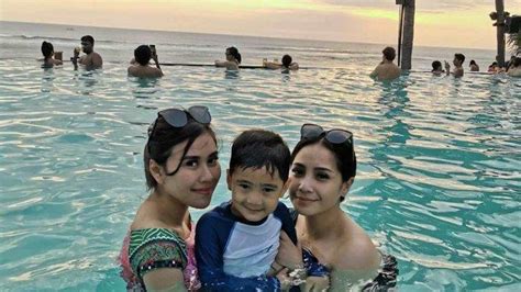 Sudah cukup dewasa bagi kamu, apakah kamu belum pernah lihat sebelumnya? kamu beruntung, kupikir inilah saat pertama bagi kamu. Heboh Video Syur Mirip Nagita Slavina, Istri Raffi Ahmad ...