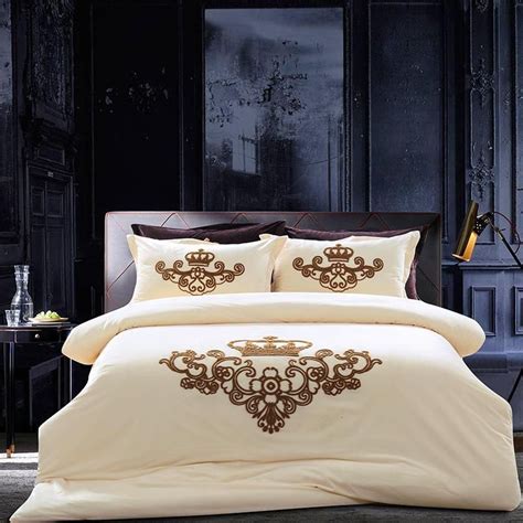Embroidery Crown Bedding Set Fleece Warm Bedspread Luxury Queen King S