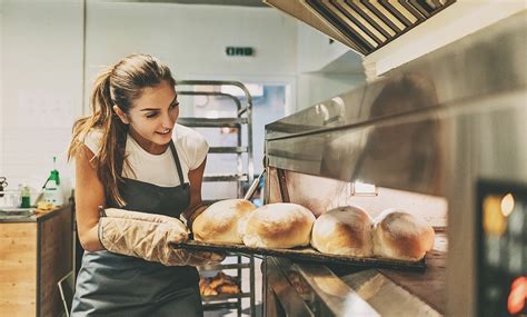 The Bakers Guide: How to start a Successful Bakery Business