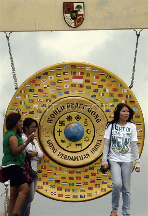 Gong Perdamaian Dunia Antara Foto