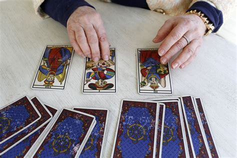 Meanings, cards, and decks for sale. How to Choose Your Tarot Deck