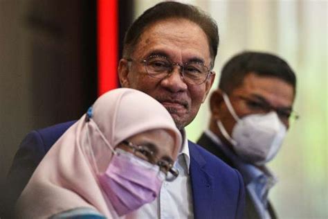 Hadi atau anwar, anwar atau hadi, najib hantar ke mana? Anwar hopes to cash in on Malaysia's political turmoil ...