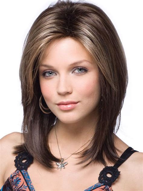 20 Short Hairstyles For Oval Faces - Feed Inspiration