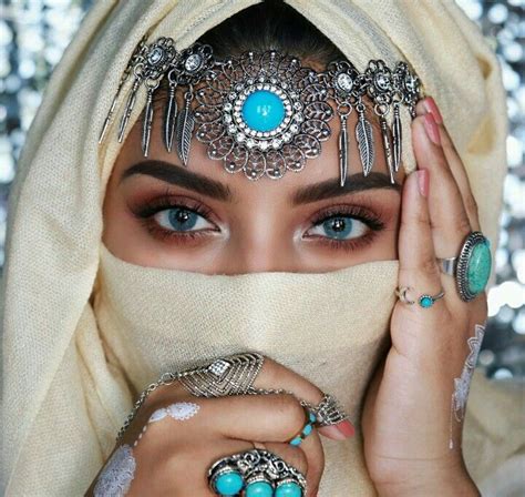 Pin De Seyma Yesilbas Em Woman Eyes Com Imagens Mulheres árabes Belezas Exóticas Joias