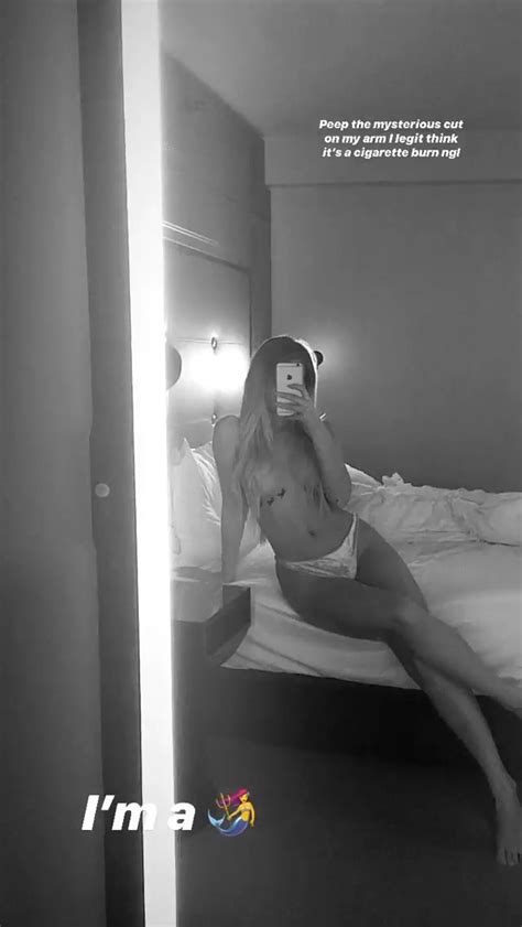 Lottie Moss Topless 4 Photos Video Thefappening