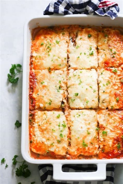 This eggplant lasagna from delish.com is cheesy and completely meat free. Low-carb Eggplant Lasagna Recipe (Video) - Primavera Kitchen