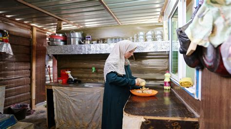 برنامج الأغذية العالمي الأمن الغذائي للاجئين في الأردن شهد تحسّنا الوقائع الإخبارية