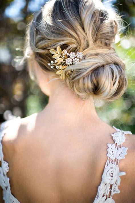 Gorgeous wedding hairstyles with accessories. 10 Bohemian Wedding Hairstyles / Example Photos