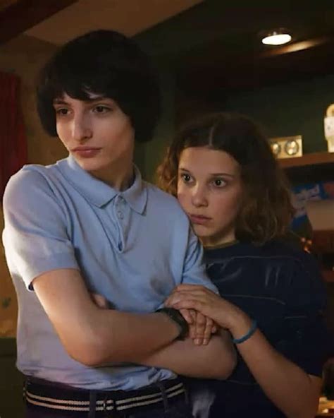 Stranger Things Mike And Eleven Finn Wolfhard Millie Bobby Brown