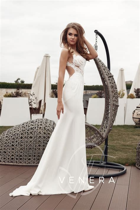 Anche perché è uno stile che si presta a matrimoni se sei in cerca di idee, ti ho raccolto qui 5 bouquet che secondo me sarebbero perfetti da abbinare agli abiti sposa corti anni 50… Abiti Da Sposa 50Anni - abiti da sposa con gonna avorio nuova collezione ... : Questo abito ...