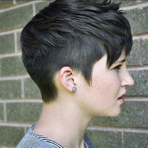 We're going to explore some fantastic pixies on older women. 25 Simple Easy Pixie Haircuts for Round Faces - Short ...