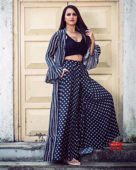 Actress Sonakshi Sinha Stills From Khandaani Shafakhana Promotions Social News Xyz Fashion