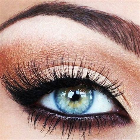 Brings Out The Color In Eyes Blue Eye Makeup Makeup Tips For Blue