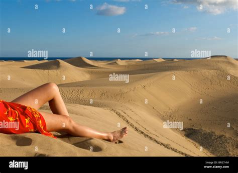 Woman In The Dunes Of Maspalomas Gran Canaria Spain Stock Photo Alamy