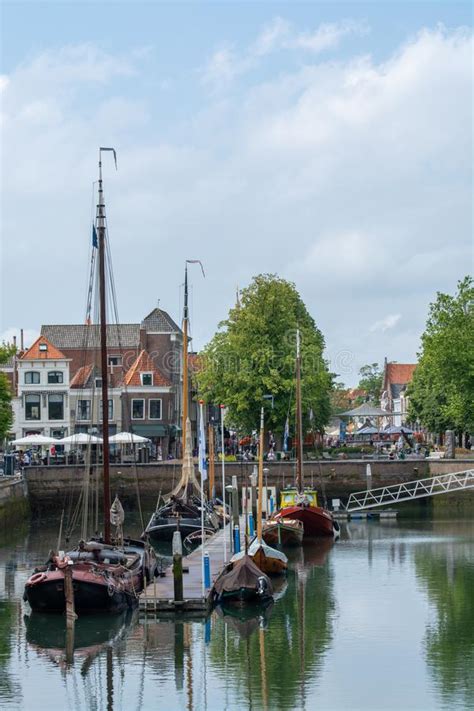 Bekijk De Vissershaven En De Oude Nederlandse Huizen En Toren In