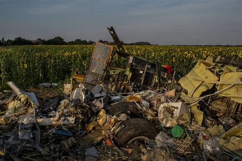 Dutch Inquiry Links Russia To 298 Deaths In Explosion Of Jetliner Over Ukraine The New York Times